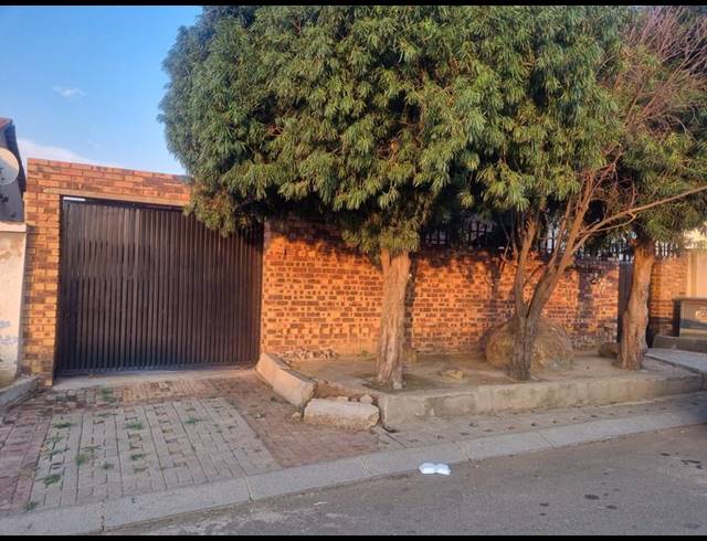 2 BEDROOM HOUSE FOR SALE IN PIMVILLE